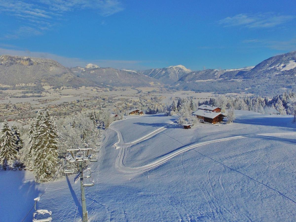 Chalet On The Ski Slope In St Johann In Tyrol Apfeldorf 外观 照片