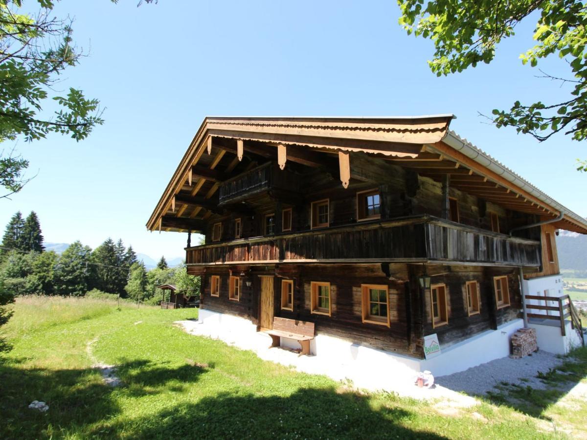 Chalet On The Ski Slope In St Johann In Tyrol Apfeldorf 外观 照片