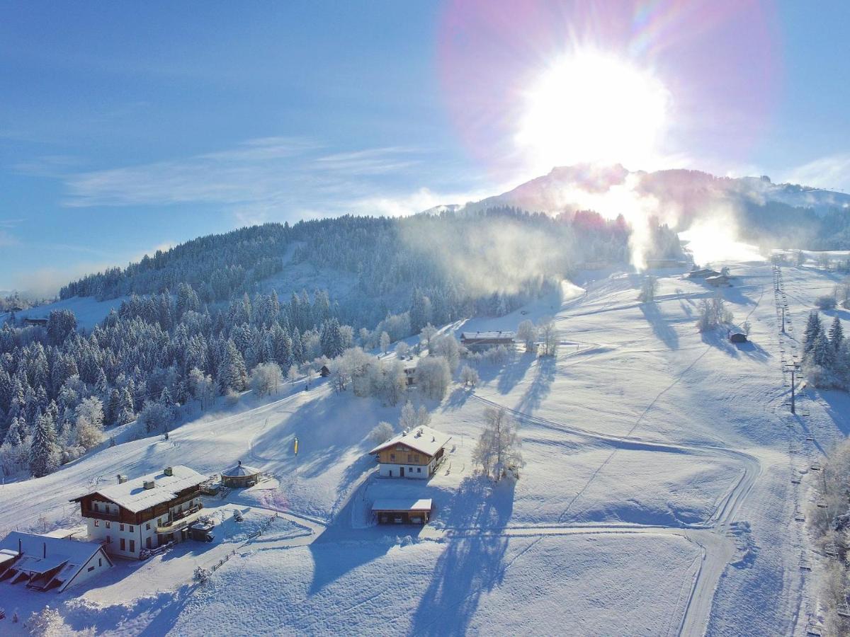 Chalet On The Ski Slope In St Johann In Tyrol Apfeldorf 外观 照片